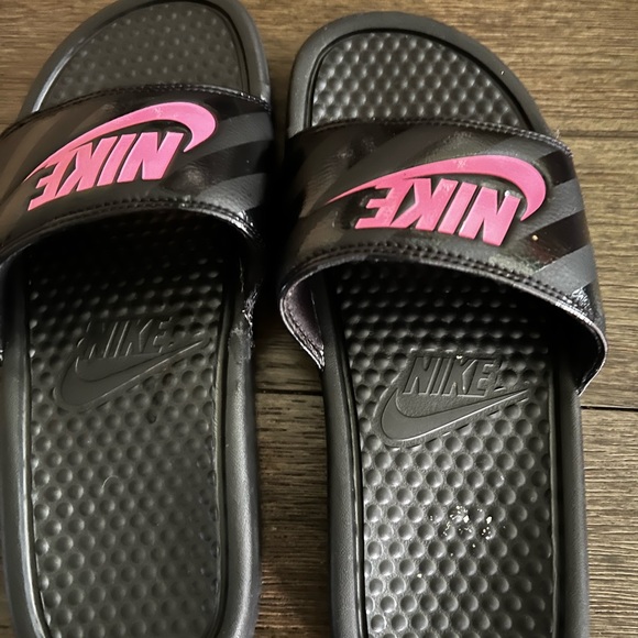 Nike Benassi JDI Swoosh Slide Sandals - Picture 2 of 5